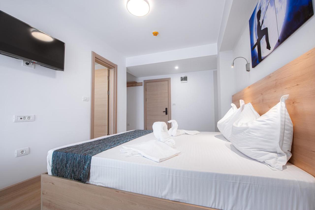 Polu-X Hotel Vama Veche Buitenkant foto