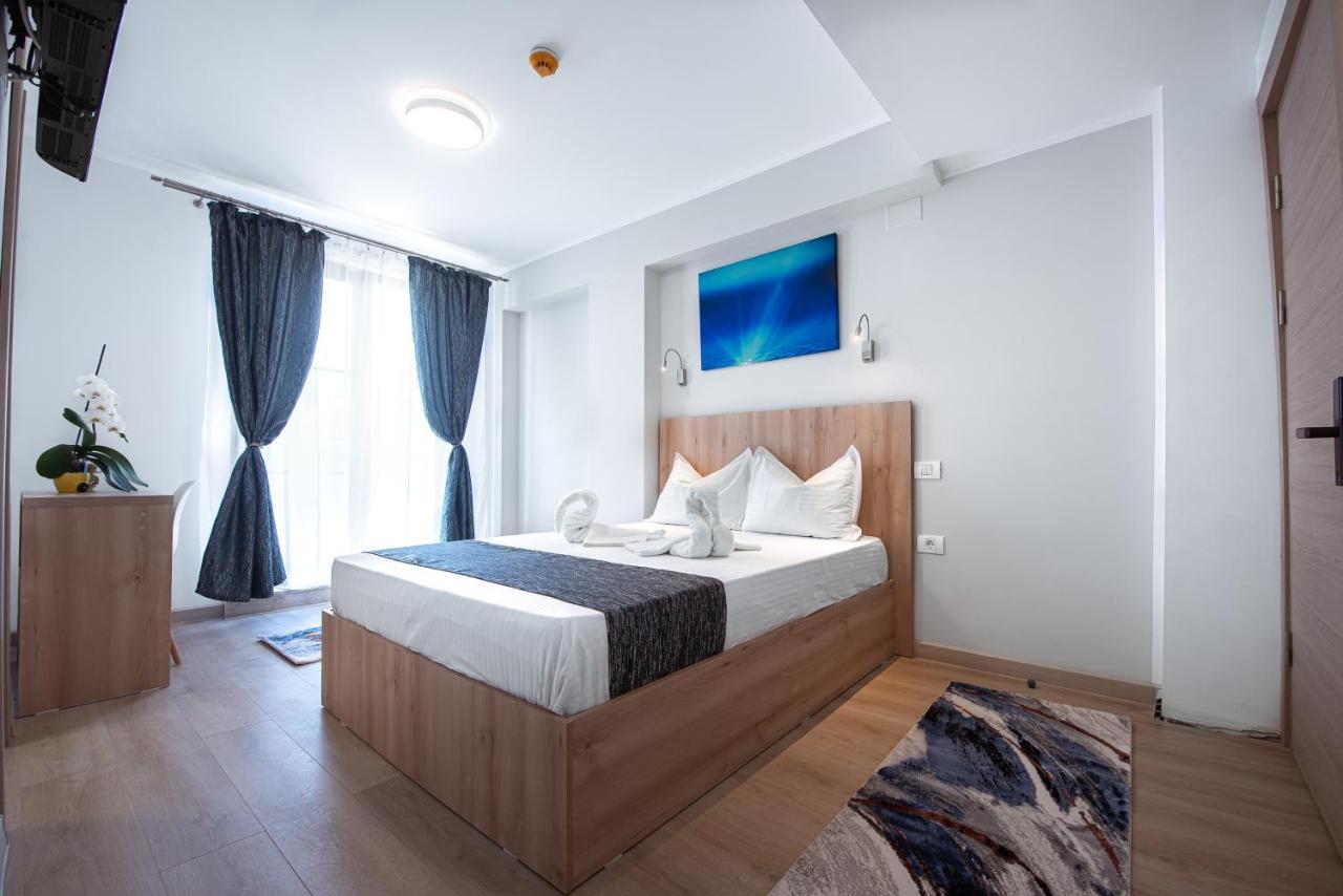 Polu-X Hotel Vama Veche Buitenkant foto
